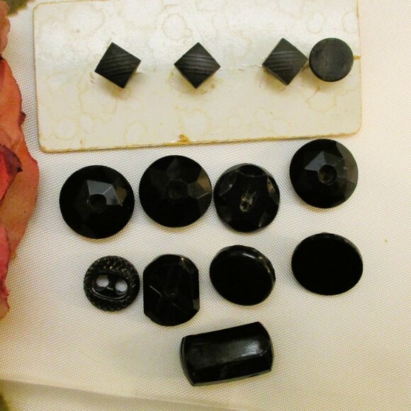 ANTIQUE Black Glass Buttons: FRENCH JET Edwardian Art Deco Sewing Craft - Picture 1 of 11